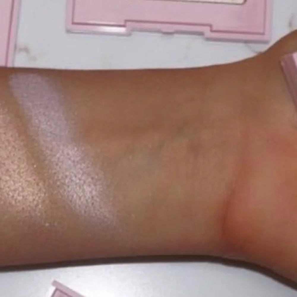 Kylie Cosmetics face powders - highlight and bronzer